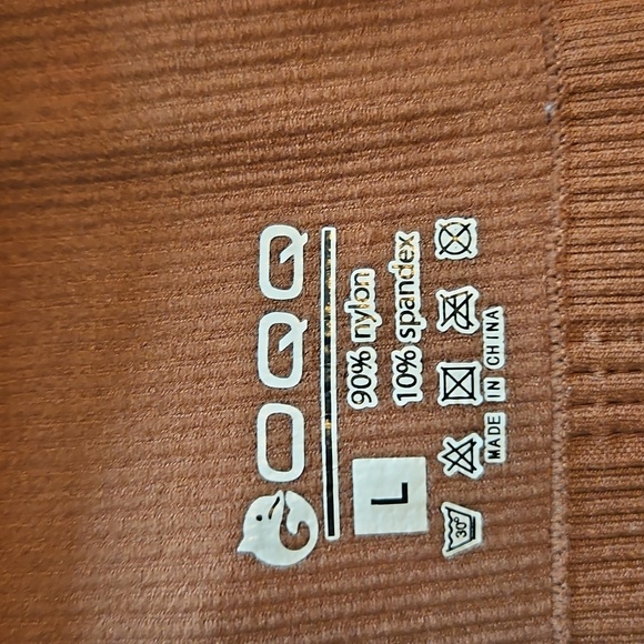 OQQ BUNDLE! 2 For 1! Cream Bodysuit & Nutmeg Crop Tank | W Sz. L | Basics - Picture 3 of 12